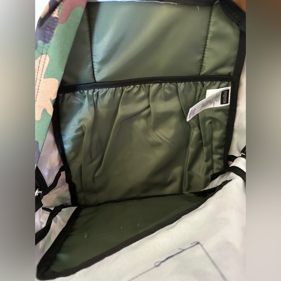 Jansport camouflage backpack - Picture 3 of 4